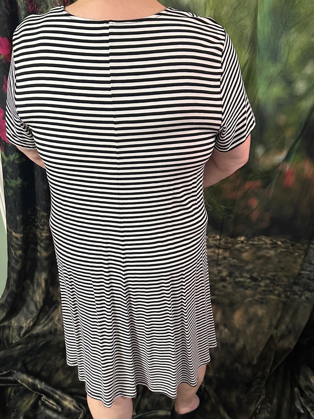Old Navy XXL Black and White Striped Short Sleeve Tshirt Swing Dress NWT - Picture 7 of 8